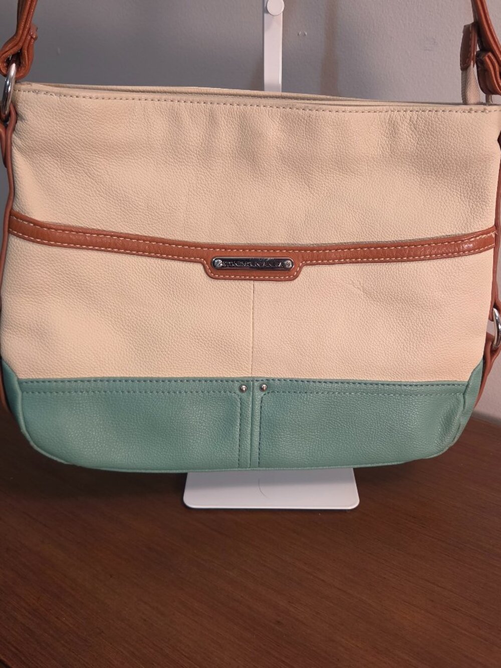 STONE MOUNTAIN USA LEATHER AQUA AND CREAM CROSSBODY BAG